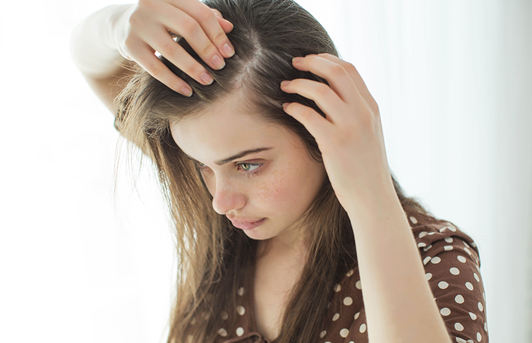 おでこの生え際対策！ 女性に効果的な育毛方法とは | メンズスタイルマガジンGuyde | Finjia フィンジア公式通販サイト